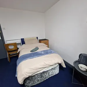 Near East Midland Airport 6 Apartment