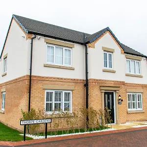 Lovely 4 Bedroom House Near Racecourse! Holiday home